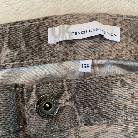 French Connection Python Chic Beige Crease Lightening Skinny Pants Size … - Picture 16 of 17